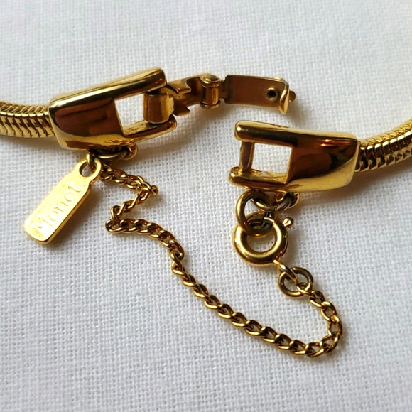 Monet costume jewelry gold bracelet - Picture 4 of 5